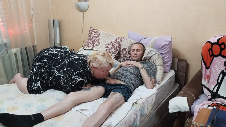 Zona901: Свекровь сосет всю сперму до последней капли из пениса