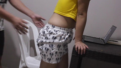 Gordo fuck: 顺从的学生用内裤做爱