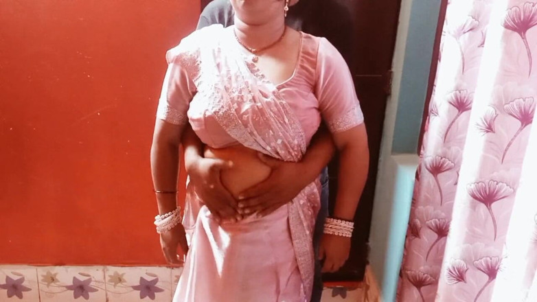 Manjushukla: Mycket vacker indisk bhabhi har sugit.
