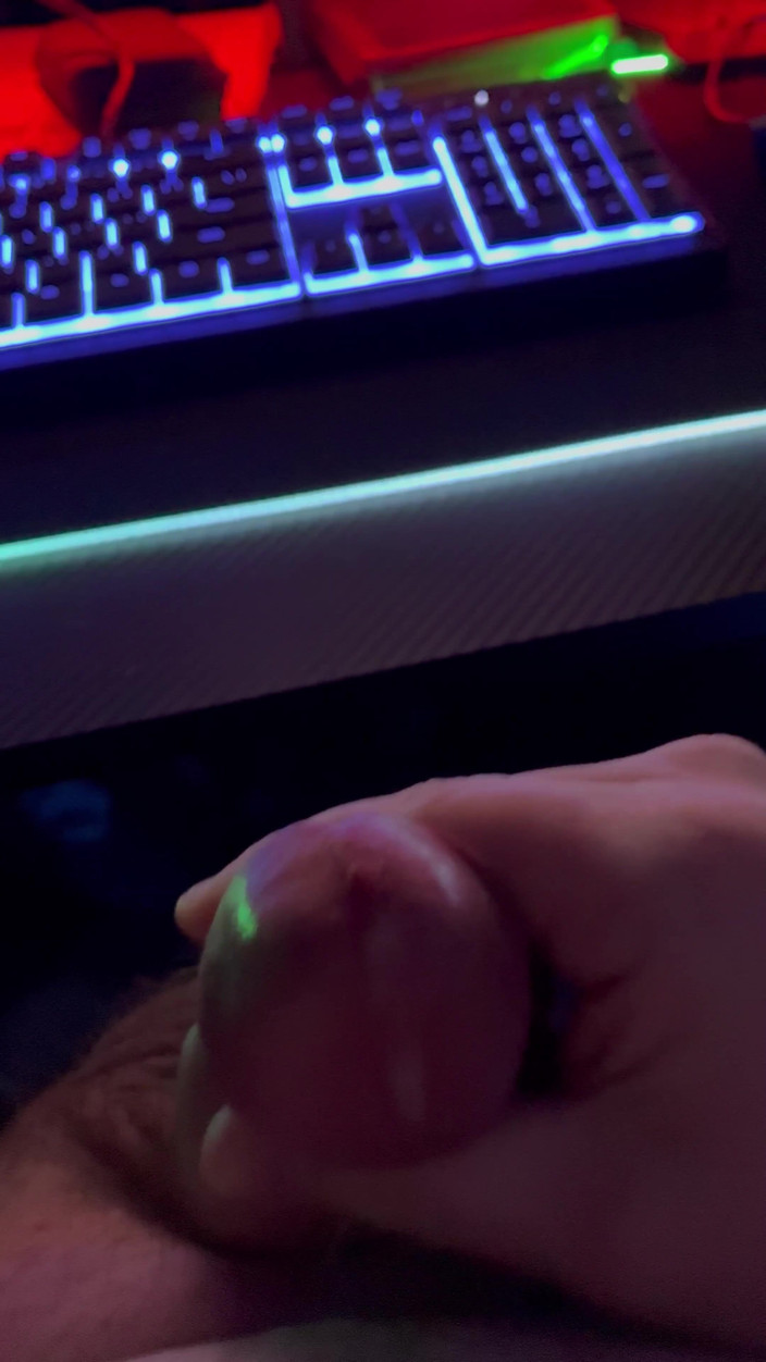 Respawn Daddy: Quick Cum Time While Jerking off