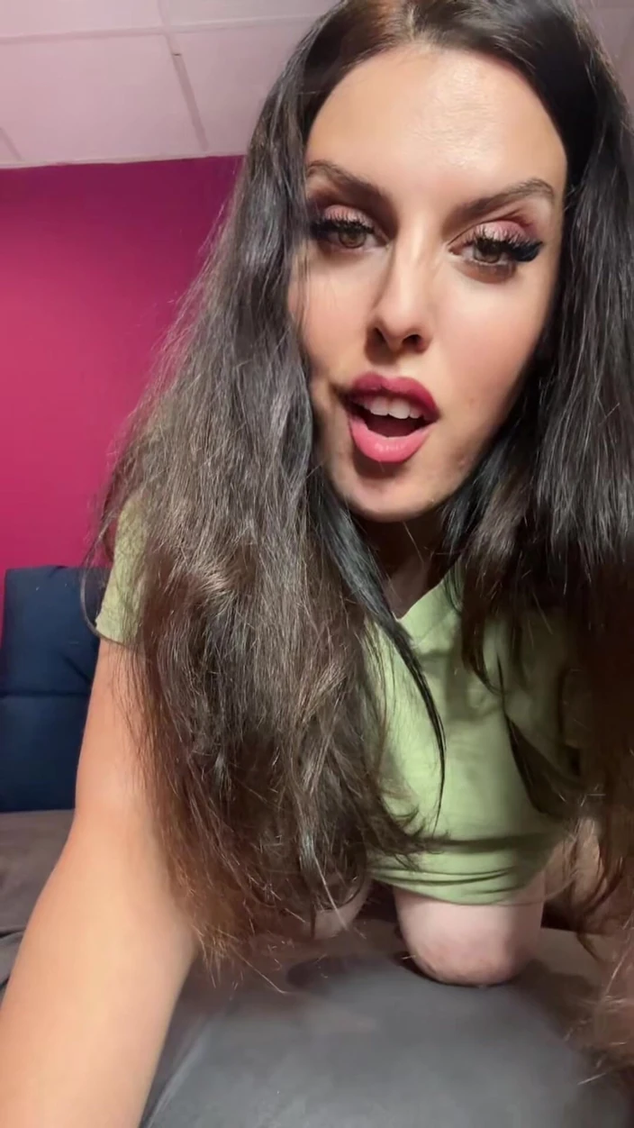 Young_strawberry: Stepmommy Say:your Hand Is Hurt Let Stepmommy Jerkoff You