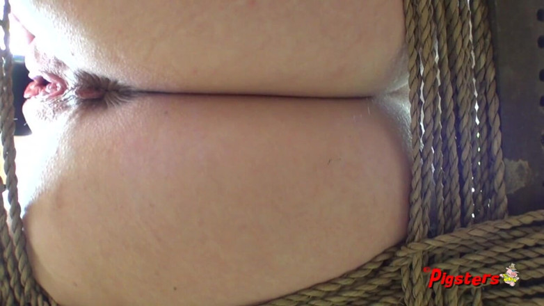 Pigsters: Outdoor exhibitionism with Fae Corbin