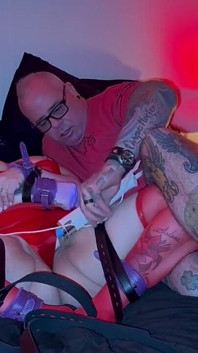 Groda bunden smutsig liten slampa hitachi knackar ut 2