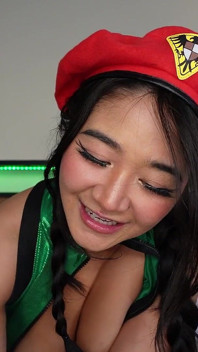 스트리트 파이터의 새미 옷을 입은 두꺼운 아시아 여친 Jasmine Teaa