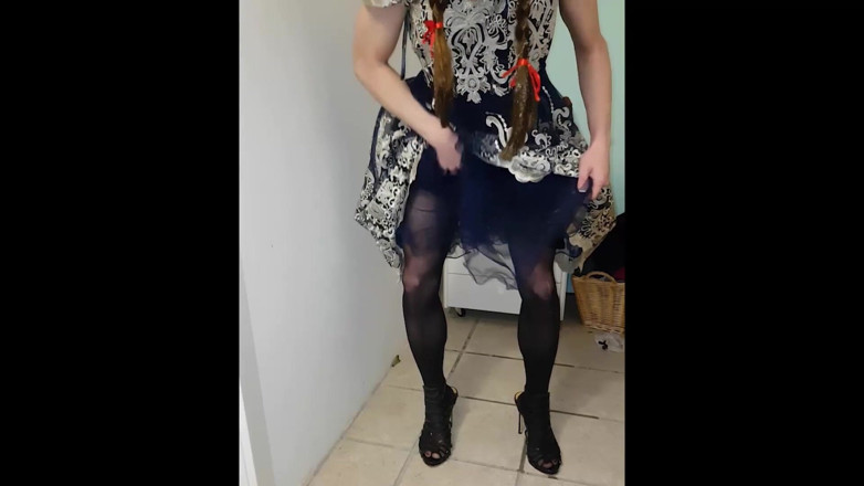 Trans and Cross-Dressers Feet: Tranny Helena Queen playing with her hard cock