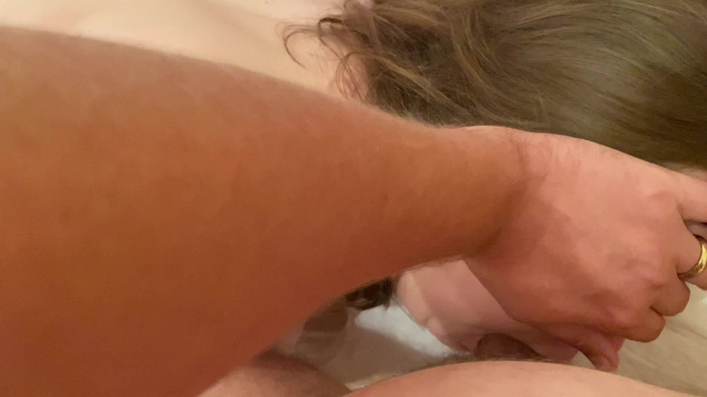 MilkyWay: Sabahları sıkı ateşlimle uyanmayı seviyorum! Büyük götlü orta yaşlı seksi...