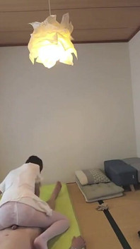 Açık havada azdırma, çarpıcı evli bir kadınla balkon sahnesi, yoldan geçenlerin farkedebileceği gibi riskli maruz kalma havası