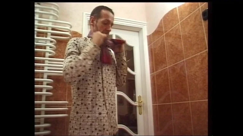 Deutschland porn: She Seduced His Friend While He Was Taking a Bath...