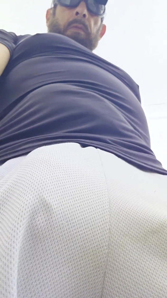 BBIG: Pe stradă, pula mea mare și umflată, mingi gratuite