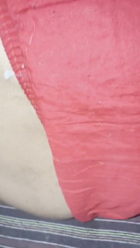 Жена в ночное время жестко трахается с задней стороны в домашнем видео, также трахается