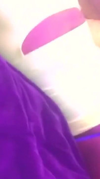 샤르트루즈 슈터 나는 평균 소녀를보고 있었고 나는 드레스에 대한 아이디어를 얻었다. Meét met - 1970년 1월 22일