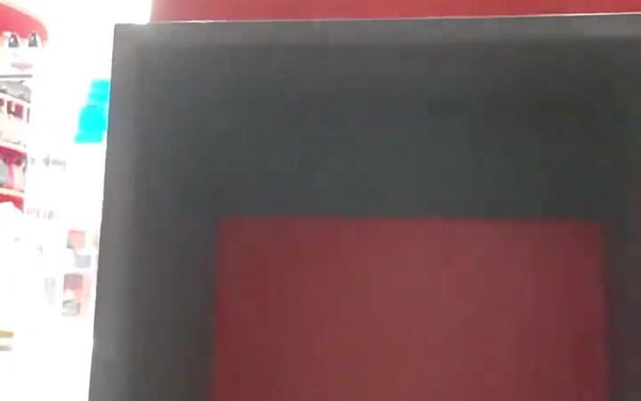 Nicoletta Embassi: Depois de um ótimo treino, sua meia-irmã experimenta sapatos em uma...
