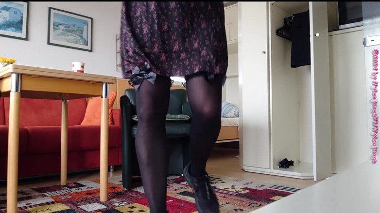 Carmen_Nylonjunge: Partea 3 - Distracție cu stil în apartament în vacanță 2019 *** Dress up