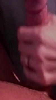 Madura milf bunda esticada grande pingando porra transbordando