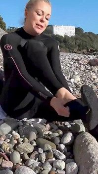 Wetsuit Bitch Mocks You for Freezing Your Balls off