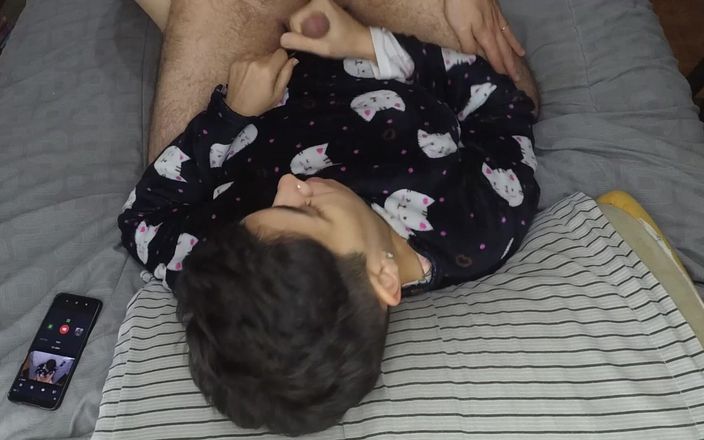 TheArtOfCum: Aftrekken en klaarkomen mondvol voor het slapengaan