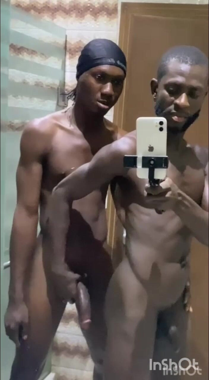 Chief_daddyy: हरक्यूलिस की बाथरूम में चुदाई
