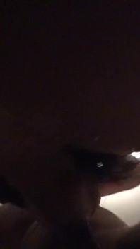 优雅的热辣泰国“ploy”口交专家与大奶子