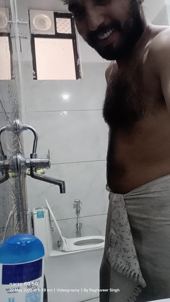 Rajasthani-old-lover: Geniet van masterbatie na het zuigen van de penis van...