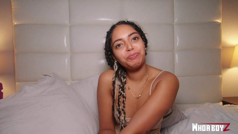 Whoaboyz: Pelacur latina pantat besar mendapat creampie dari bbc