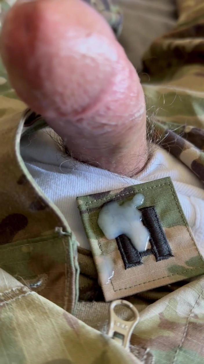 Gay Soldier Stuff: Snuck the Rank off My Commander's Ocp och sköt en...