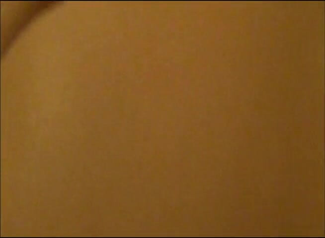 Flash Model Amateurs: Amateur brunette tiener zuigt pik pov af