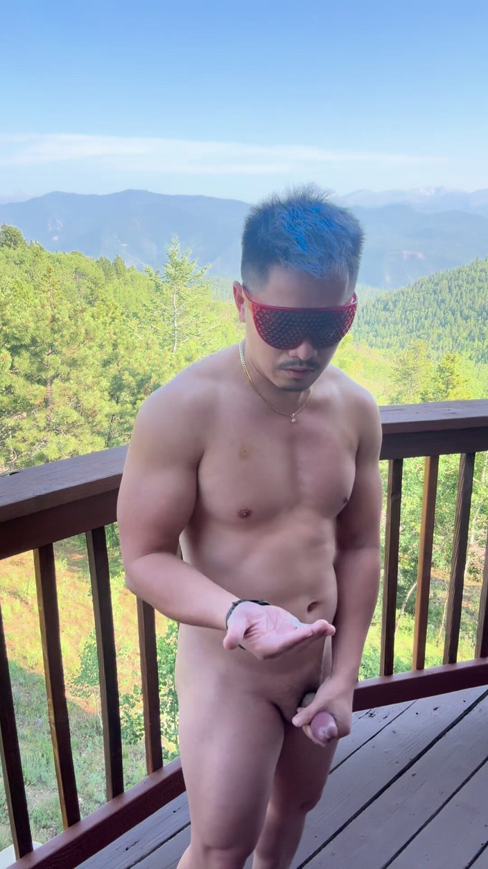 Barenakedmuscles: Mountain Top Tease: Sólo show svalnatých asijských hunk