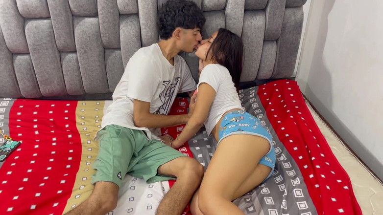 Aida cortez: Moje nevlastní sestra poprvé zkouší ptáka a opravdu si ho...