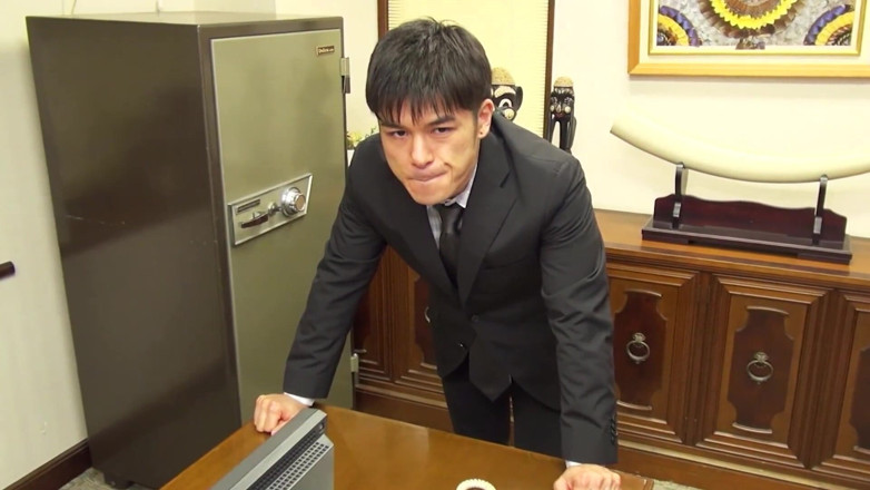 JAPAN IN LOVE: La bella scena asiatica 1_hairy giapponese mora ama scopare in ufficio