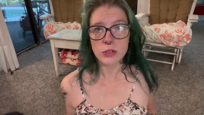 Missellie8: Nut Hungry Slut