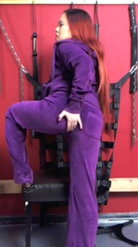 Velour oblek škádlí