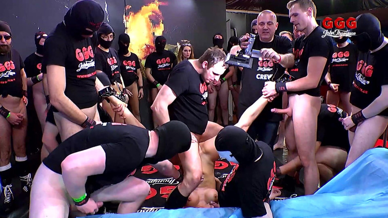 GGG John Thompson Studio: Ggg - výbuch divoké bukkake orgie