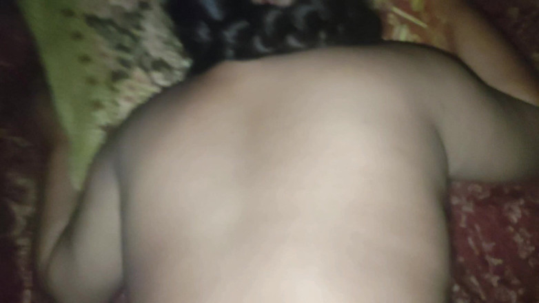 Meera Vishali: У мого вітчима величезний член, я хочу це всередині своєї маленької пизди