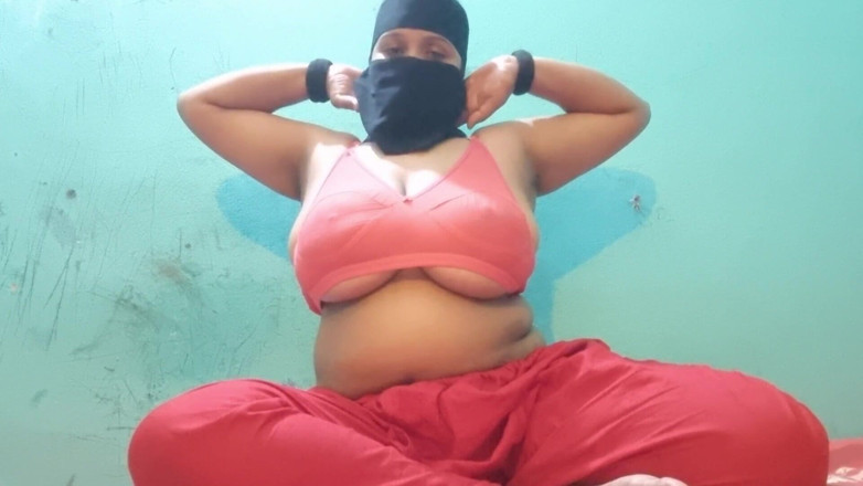 NilaRani693: 独自一人，但今晚独奏的感觉不一样