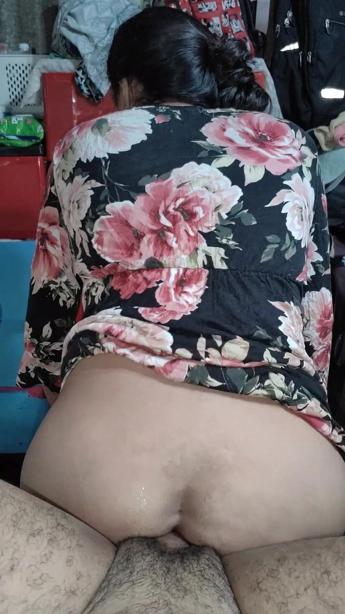 Marys: Milf cachonda folla a su hijastro hasta que se corre...
