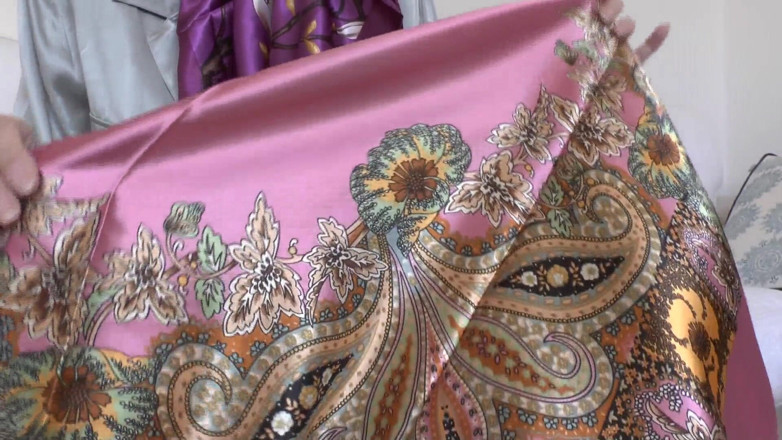Lady Victoria Valente: Stepaunt's New Satin Scarves Turn You on! Lady Victoria Valente