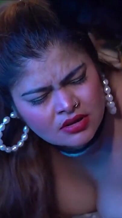 Indian Sex Movies: Indisches weißes mädchen erster sex mit schwarzem jungem chef! Indischer...