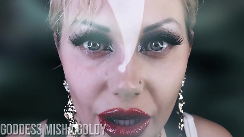 Goddess Misha Goldy: Je vais implanter des gâchettes de sucer et d'avaler du...