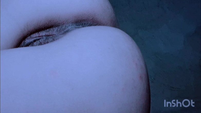 TricolorMusic3: 알몸으로 자위하고 있어