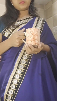 Bhabhi desi berkongkek keras di dapur