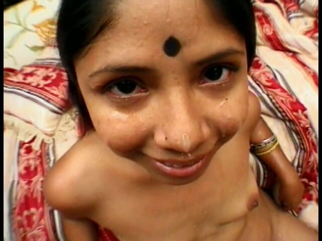 Gangbang Whores: Indische schlampe wird in einem gangbang geritten