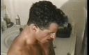Gays Case: Twee geile hunks met geweldige lichamen neuken onder de douche