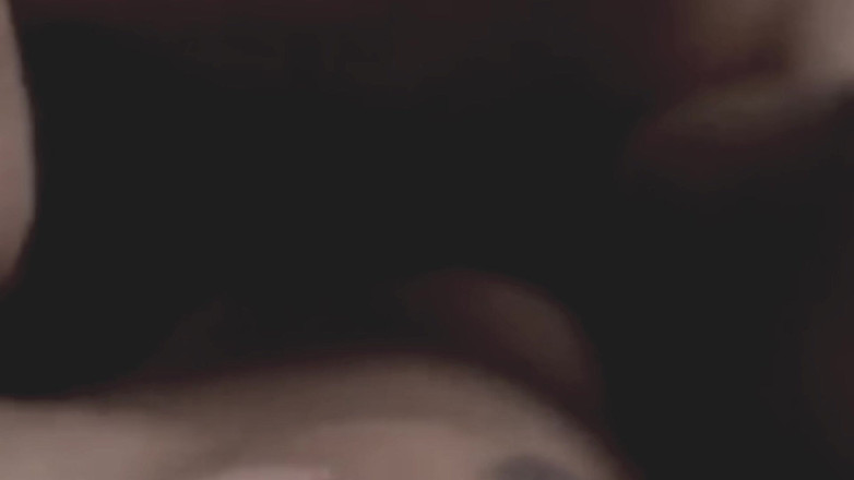 DesiBurChudai: Kocası dışarı çıktıktan sonra, üvey erkek kardeş çok şiddetli bir şekilde