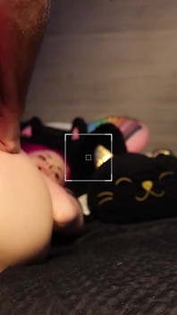 Sexy vrouw Liddy Tyler wordt gebruikt terwijl ze haar cuckold vernedert