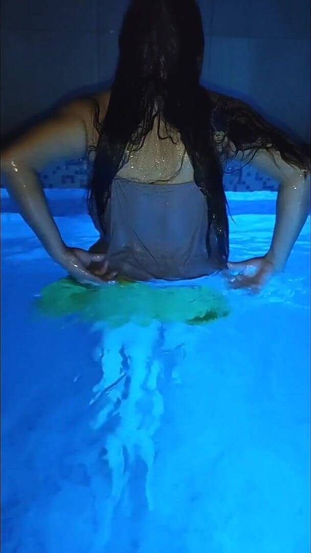 Karencx: pool men
