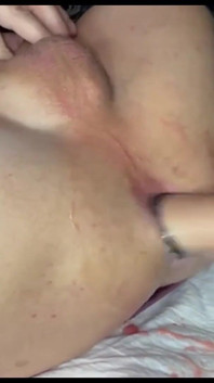 Sissy Crossdresser anální fisting a ošukaná obrovským robertkem