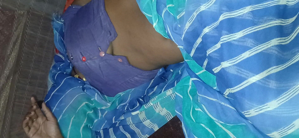 MuzZ-K: Indische dorps-Desi-tante 's nachts geneukt door haar Ghori te maken - spuitend...