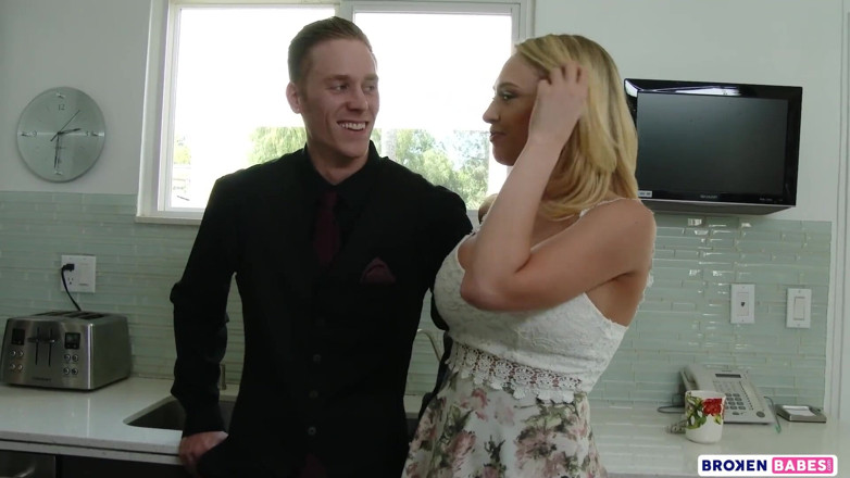 Broken babes: Brokenbabes - kagney linn karter partner takasında Fallon West'in kocasını sikiyor
