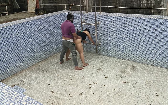 Telugu-fuckers: Индийская романтическая пара Telugu наслаждается сосанием раком, хардкорный трах в бассейне Telugu-fuckers