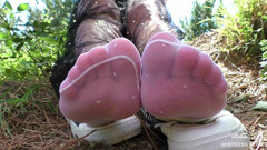 Mistress Legs: Roztomilá chodidla a prsty se kroutí v bílém nylonu Ponožky...